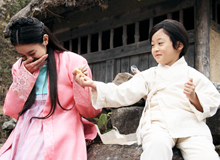 [WED/THU Drama 'Jeon Woochi'] Uee’s Smiles Make Everybody Warm In Cold