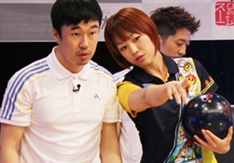 [Cool Kiz On The Block] Arts and SportsTeam Receive Special Tutoring in Preparation for Bowling Game