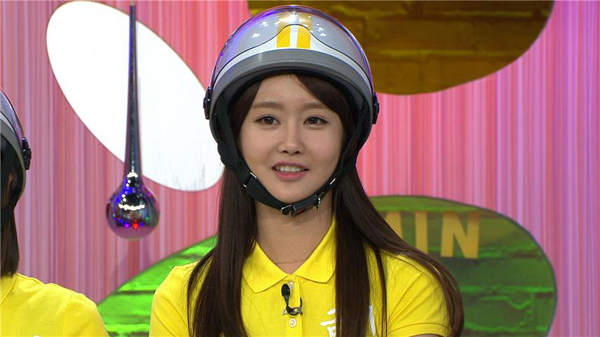 Crayon Pop's Geum-mi Active Despite Rib Fracture