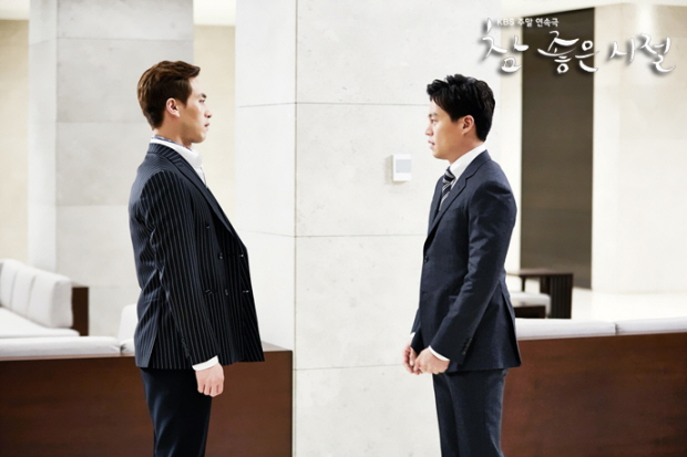 Dongseok to encounter an enemy on a log bridge [Wonderful Days]